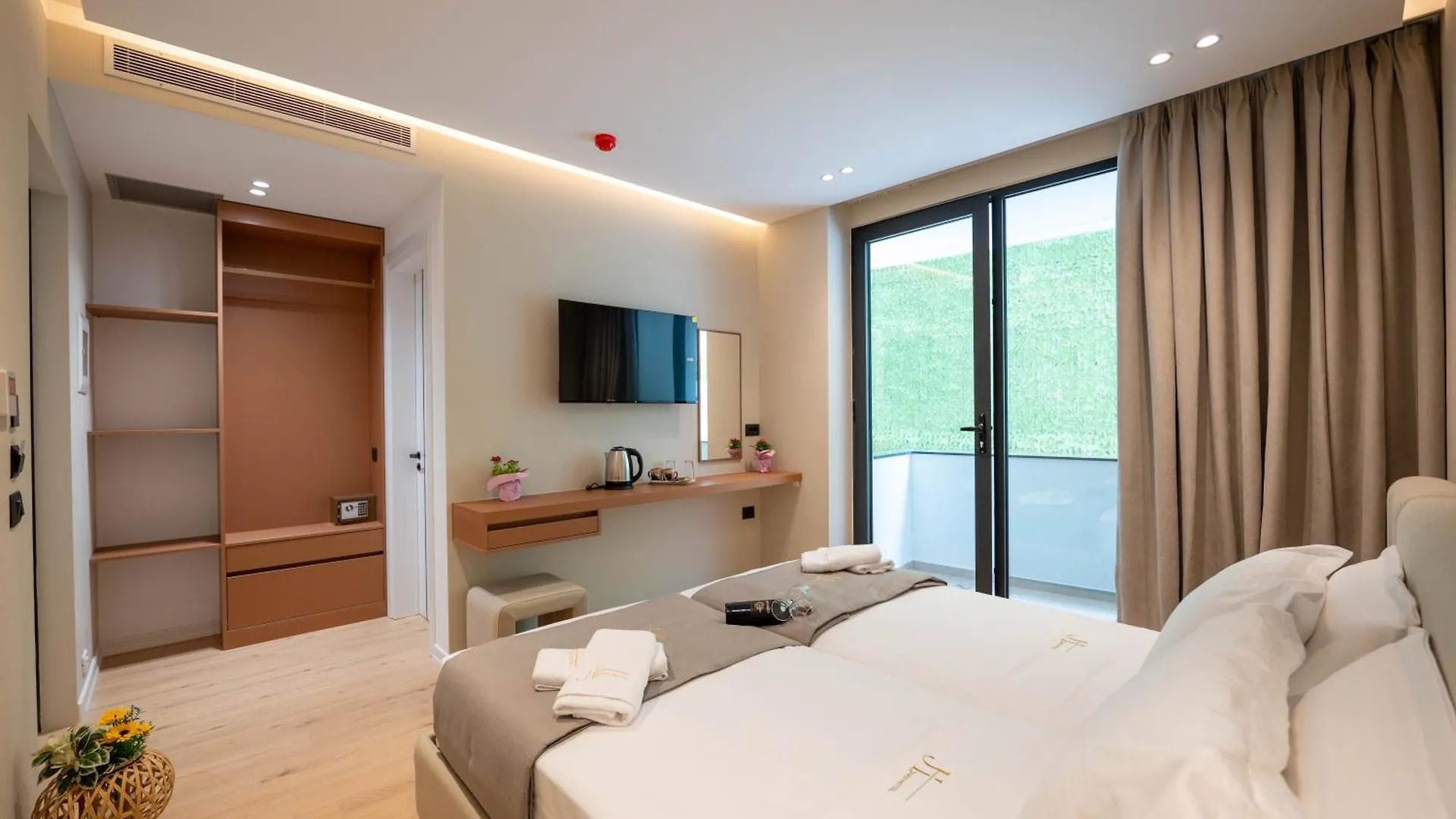 Jako Premium Hotel Saranda 4*,